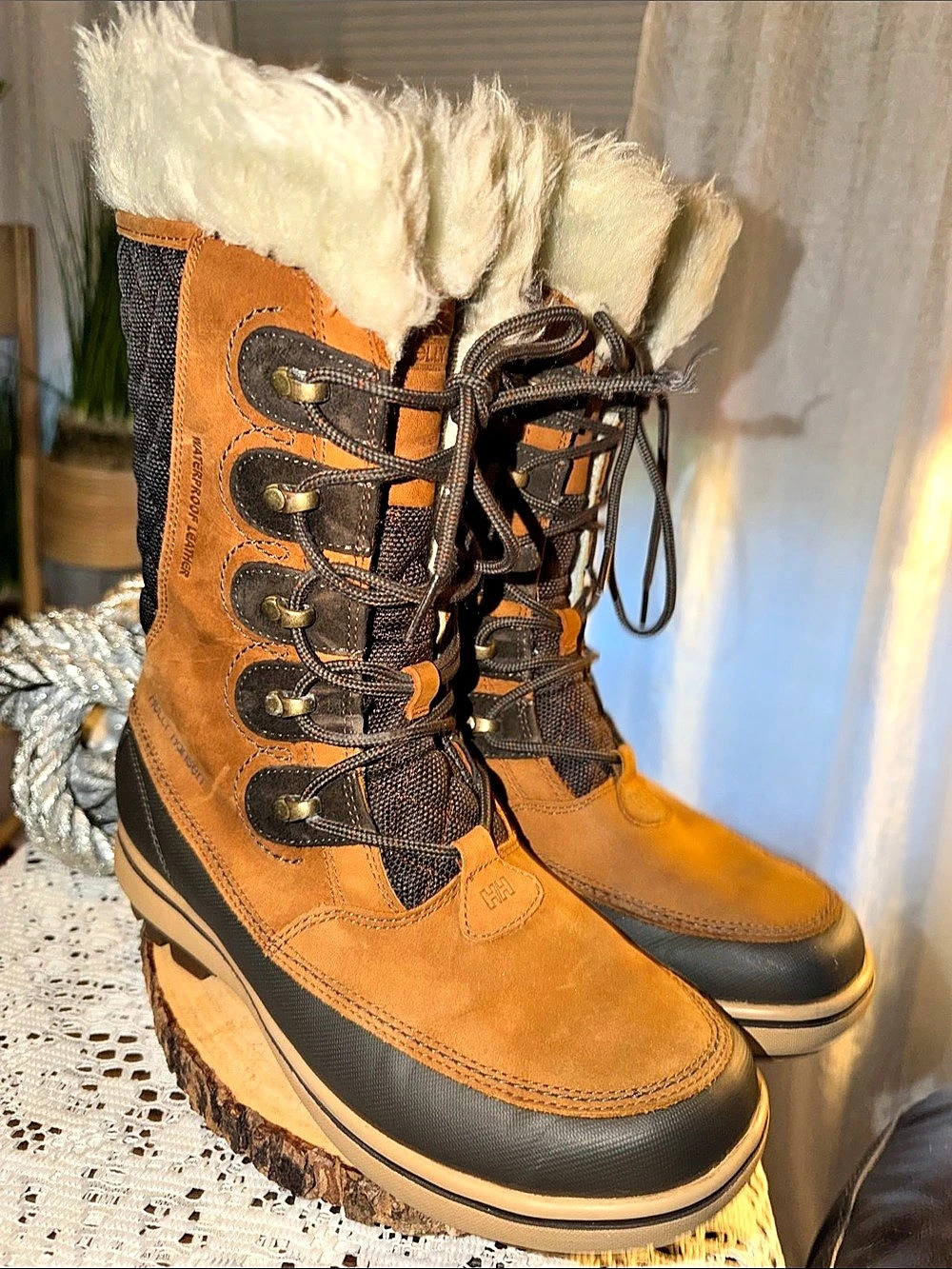 Helly Hansen Women's Garibaldi VL Winter Boots 11592 Brown & Black